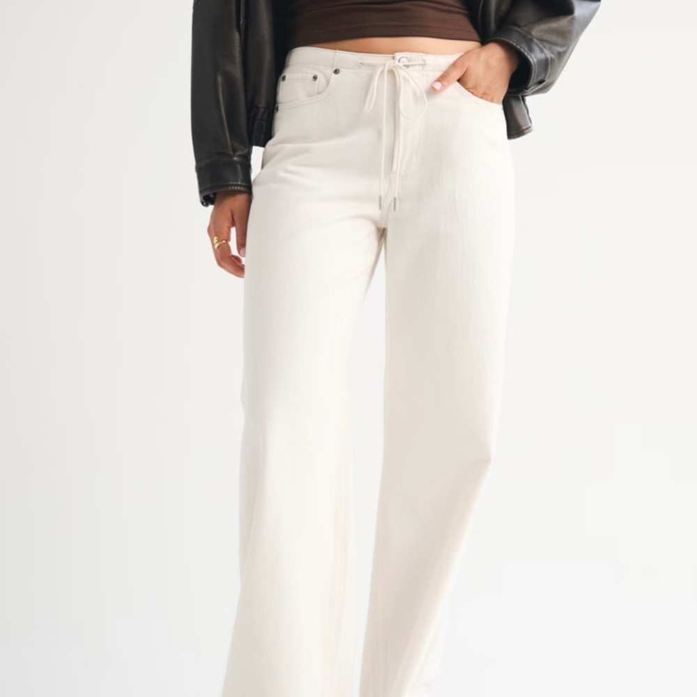 NWT Abercrombie Low Rise Jean